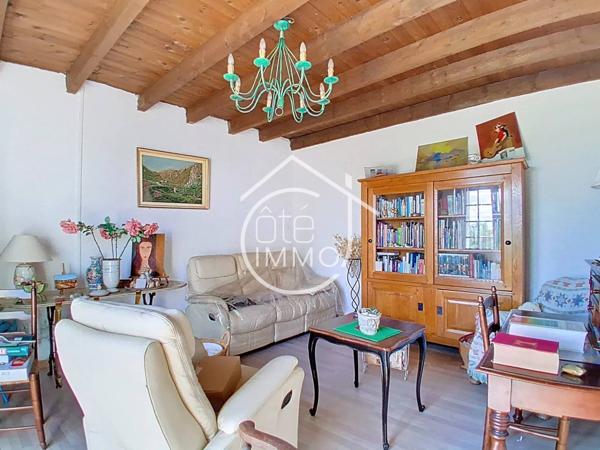 Saint Antoine de Breuilh : Maison de campagne avec vue panoramique, 4 chambres, Jardin de 800 m²