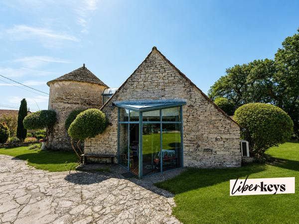 Belle propriété quercynoise du XIXe siècle avec pigeonnier, gîte indépendant, piscine et jardin nourricier – Catus (46150)