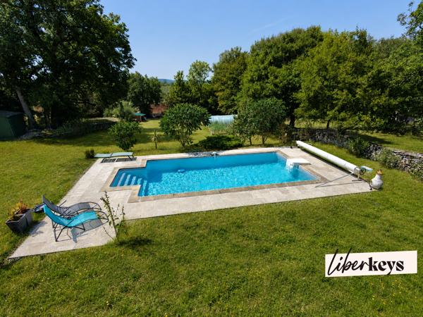 Belle propriété quercynoise du XIXe siècle avec pigeonnier, gîte indépendant, piscine et jardin nourricier – Catus (46150)