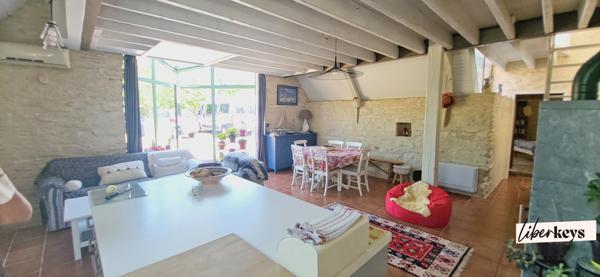 Belle propriété quercynoise du XIXe siècle avec pigeonnier, gîte indépendant, piscine et jardin nourricier – Catus (46150)