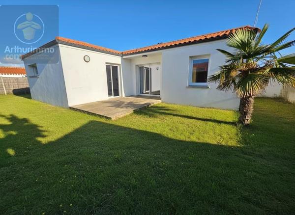 Vente                                                      Maison
                        
                     4 pièces                      90 m2                     à Saint-Hilaire-de-Riez
