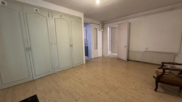 Vente                                                      Maison
                        
                     8 pièces                      160 m2                     à Pont-Audemer