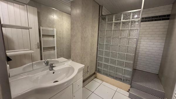 Vente                                                      Maison
                        
                     8 pièces                      160 m2                     à Pont-Audemer