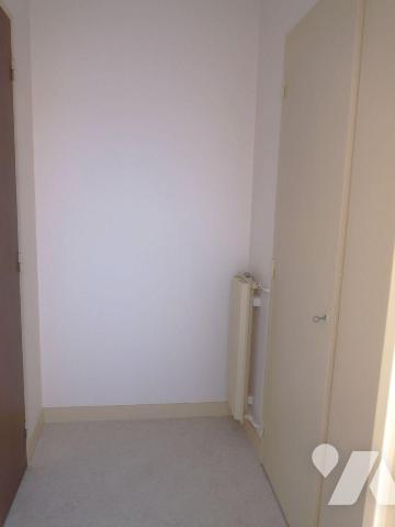 Dans cour intérieure du "Berry", APPT T1, 31,54m2, situé au 1er étage, avec ascenseur, comprena...