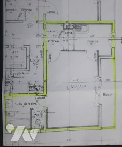 Dans cour intérieure du "Berry", APPT T1, 31,54m2, situé au 1er étage, avec ascenseur, comprena...
