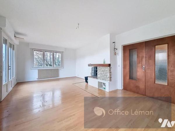 Maison individuelle composée de deux appartements sur terrain de 1100 m² 