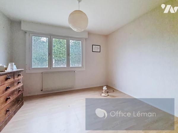 Maison individuelle composée de deux appartements sur terrain de 1100 m² 