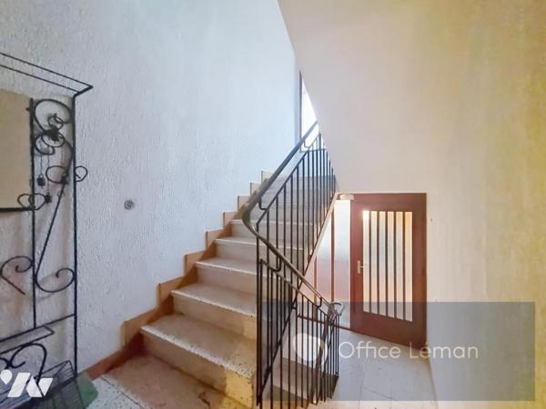 Maison individuelle composée de deux appartements sur terrain de 1100 m² 