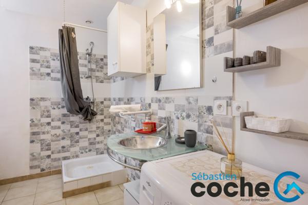 Saint-Priest (69800) Maison de rapport - 6 logements loués - Sant Priest Manissieux