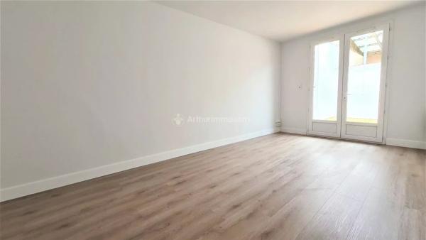 Location                                                      Appartement
                        
                     3 pièces                      71 m2                     à Réalmont