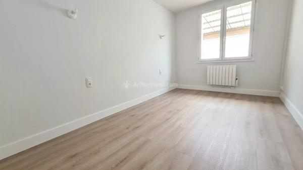 Location                                                      Appartement
                        
                     3 pièces                      71 m2                     à Réalmont