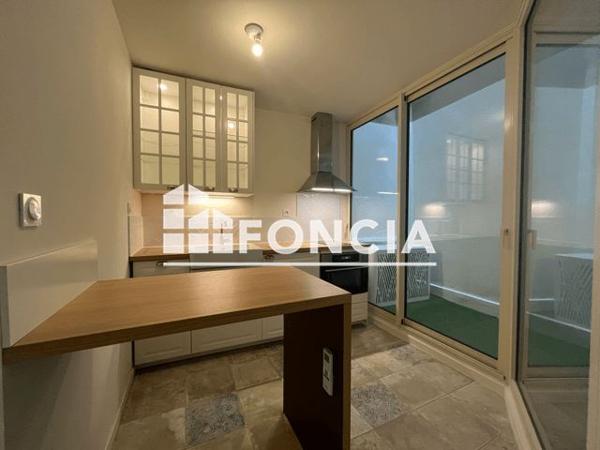 Location Studio 31.6 m² - 6-8-10 RUE DE LA BALANCE Avignon 84000