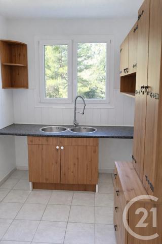 Appartement T4 à vendre  4 pièces - 65 m2 PEYRUIS - 04