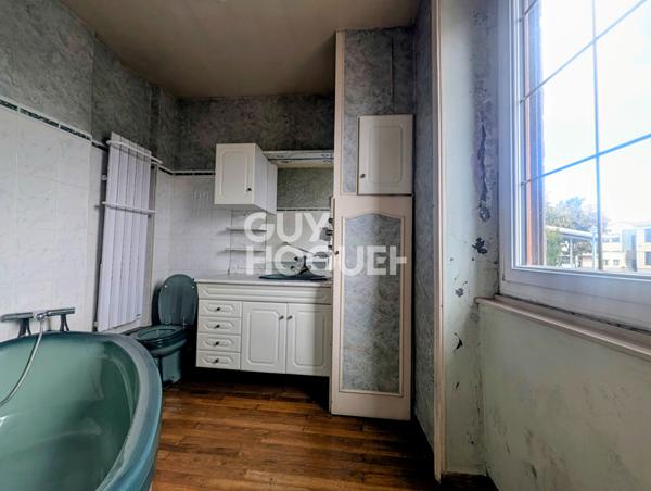 MAISON DE VILLE - PONT-DU-CHATEAU CENTRE