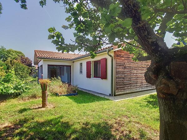 A VENDRE -SAINT-LYS- Maison T6 de plain-pied avec garage et jardin paysager -