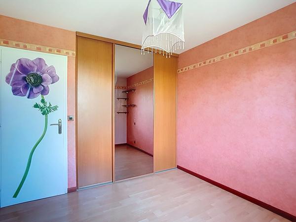 A VENDRE -SAINT-LYS- Maison T6 de plain-pied avec garage et jardin paysager -