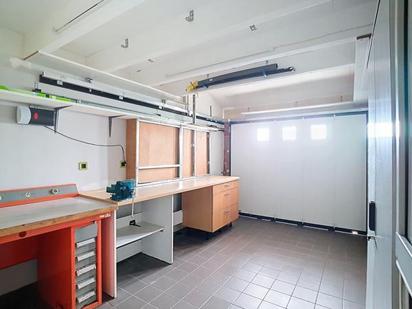 A VENDRE -SAINT-LYS- Maison T6 de plain-pied avec garage et jardin paysager -