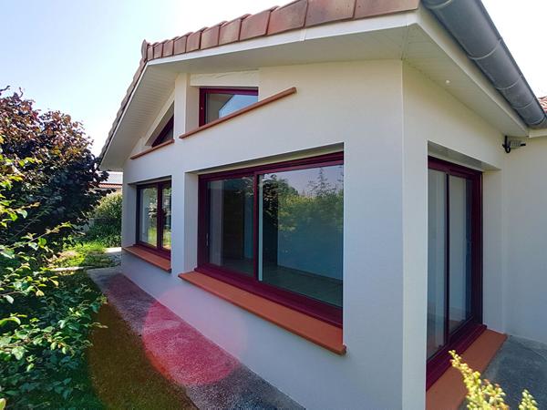 A VENDRE -SAINT-LYS- Maison T6 de plain-pied avec garage et jardin paysager -