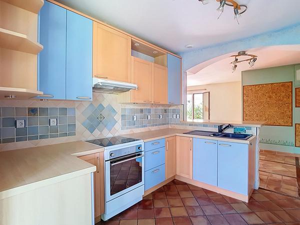 A VENDRE -SAINT-LYS- Maison T6 de plain-pied avec garage et jardin paysager -