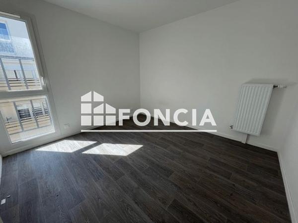 Location Appartement 3 pièces 57.8 m² - 28 RUE CLAUDE BERNARD Maurepas 78310