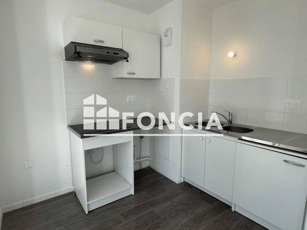 Location Appartement 3 pièces 57.8 m² - 28 RUE CLAUDE BERNARD Maurepas 78310