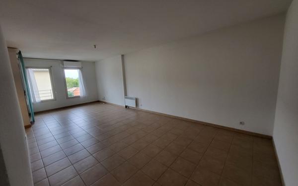 Appartement à vendre    3 pièces •  Lambesc