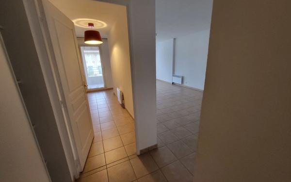 Appartement à vendre    3 pièces •  Lambesc