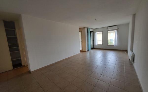 Appartement à vendre    3 pièces •  Lambesc