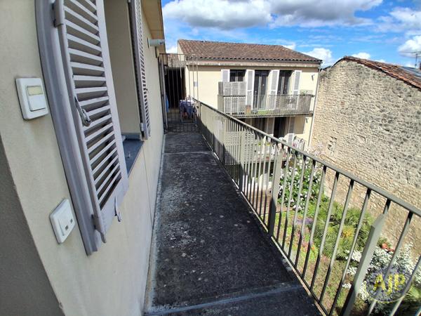 Location appartement Saintes : 631 € - AJP Immobilier Saintes