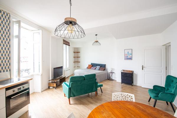 A VENDRE NANTES ZOLA T2 avec terrasse et garage boxé