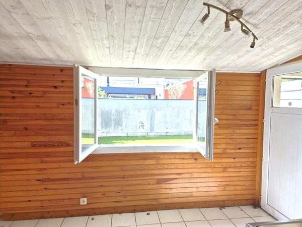 A VENDRE NANTES ZOLA T2 avec terrasse et garage boxé