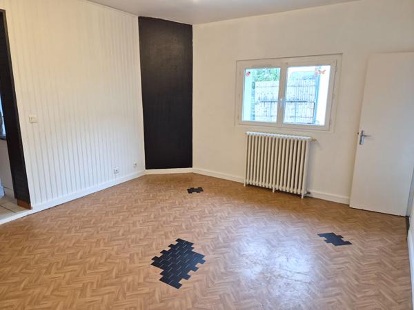 A VENDRE NANTES ZOLA T2 avec terrasse et garage boxé