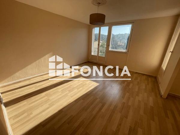 Location Appartement 4 pièces 74 m² - 56 RUE DE LA CONVENTION Vienne 38200