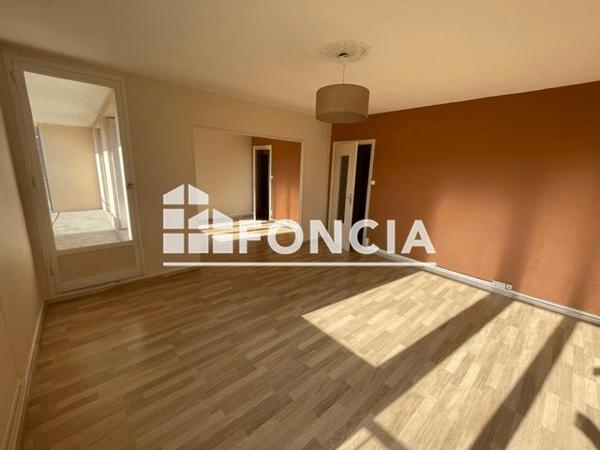 Location Appartement 4 pièces 74 m² - 56 RUE DE LA CONVENTION Vienne 38200