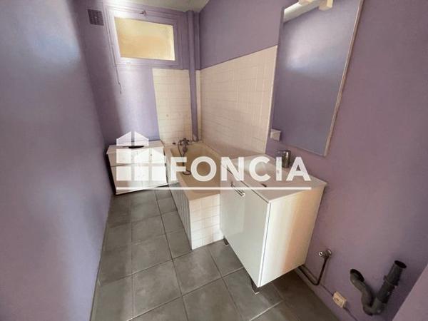 Location Appartement 4 pièces 74 m² - 56 RUE DE LA CONVENTION Vienne 38200