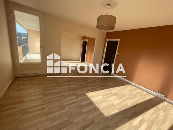 Location Appartement 4 pièces 74 m² - 56 RUE DE LA CONVENTION Vienne 38200