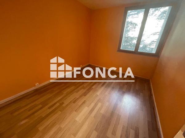 Location Appartement 4 pièces 74 m² - 56 RUE DE LA CONVENTION Vienne 38200