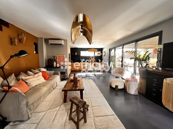 Maison
         5 pièces
        - 130 m² Bien prestige 867 000 € *
