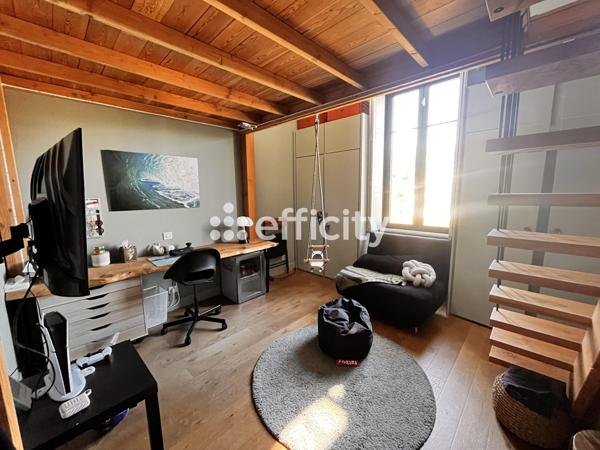 Maison
         5 pièces
        - 130 m² Bien prestige 867 000 € *