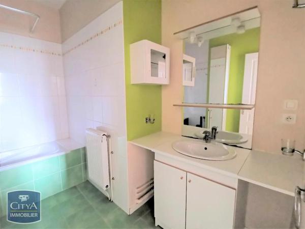 Appartement à louer 4 pièces 109.66m²