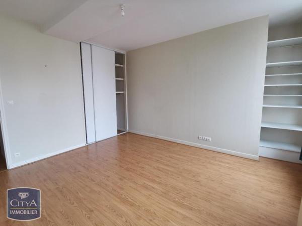 Appartement à louer 4 pièces 109.66m²