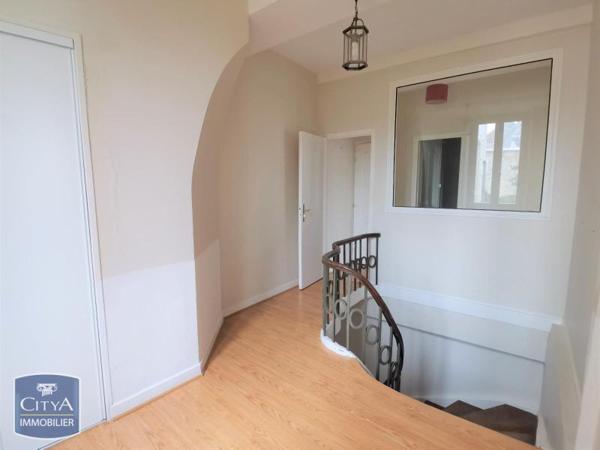 Appartement à louer 4 pièces 109.66m²