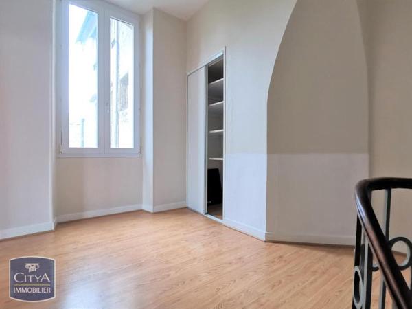 Appartement à louer 4 pièces 109.66m²
