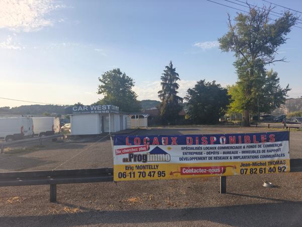 Local Commercial
         3 pièces
        - 100 m² 90 000 € *