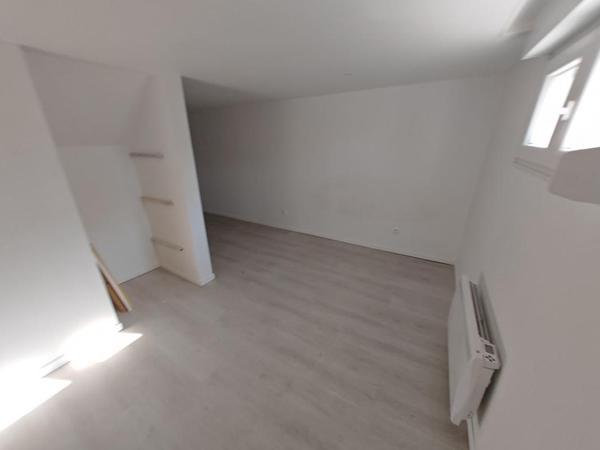 Le Poinçonnet, Maison habitable de suite, 3 chambres, 88 m2, garage et cours avant et arrière