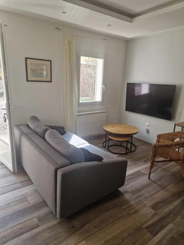 Location Maison 62 m2 à Jouques