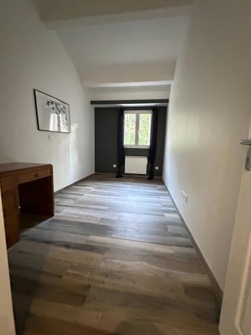 Location Maison 62 m2 à Jouques