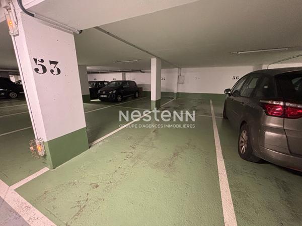ISSY LES MOULINEAUX - AVENUE VICTOR CRESSON - Double emplacement de parking en sous-sol