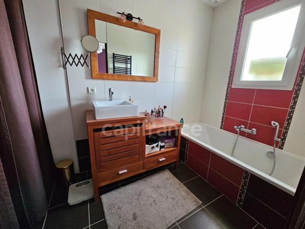 Maison familiale moderne et fonctionnelle à Mios (33), proche du Bassin d'Arcachon