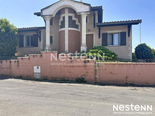 Maison d'architecte a vendre avec garage sur Auch 122 m2  4 chambres